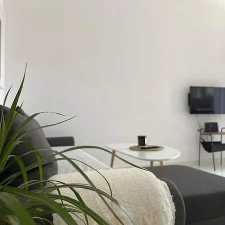House In Diavata, Thessaloniki, Greece Апартаменты *