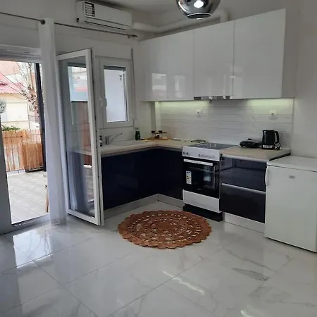 Daire House In Diavata, Thessaloniki, Greece *